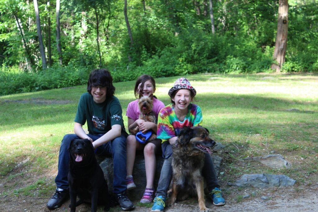 about-us_dogs-kids-park